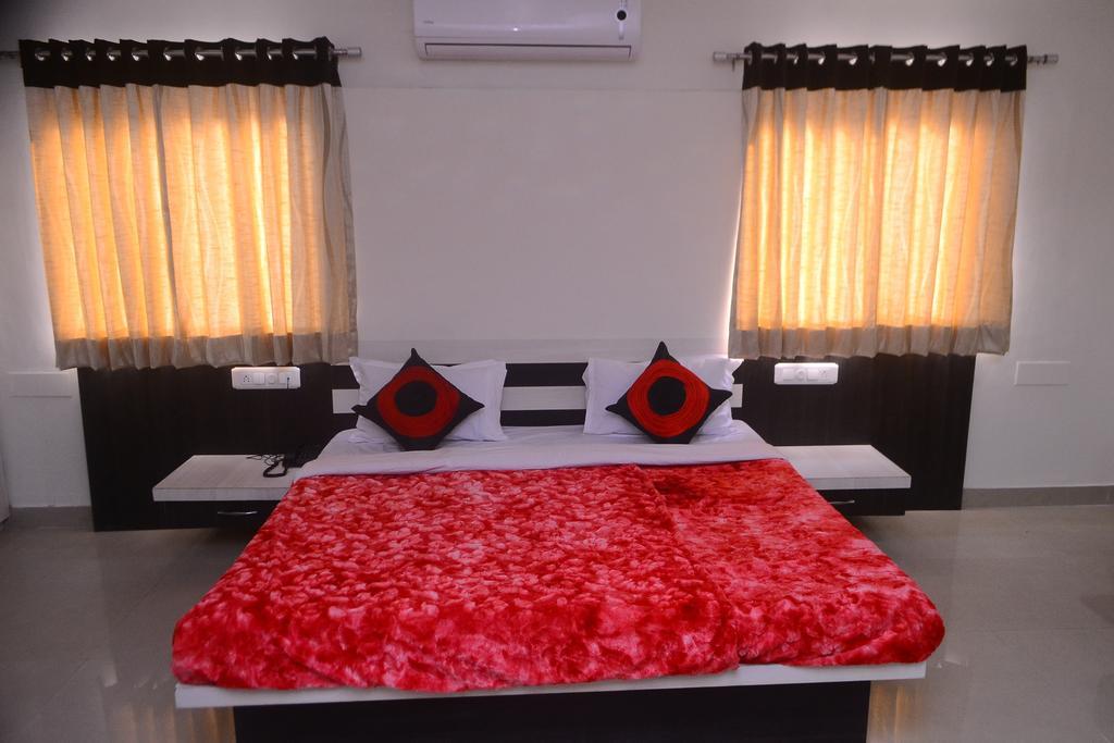 Hotel Samridhi Udaipur Room photo