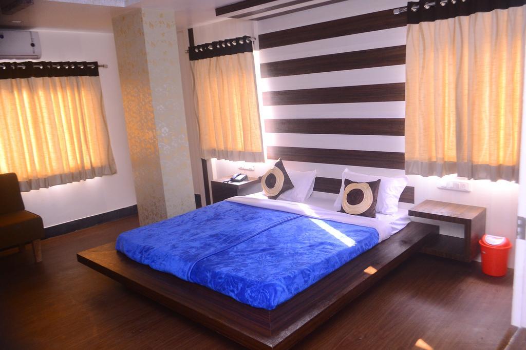 Hotel Samridhi Udaipur Exterior photo